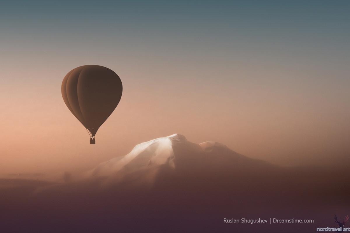 Экспедиция Саломона Андре. Воздушный шар над ледником.